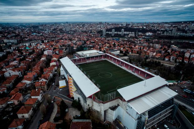 Sân nhà của CLB FK Vozdovac Belgrad nằm bên trên một trung tâm mua sắm